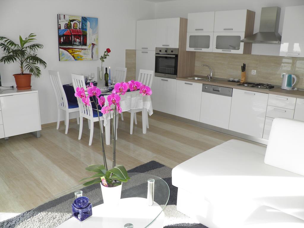 Apartments Perla Dinjiska Room photo