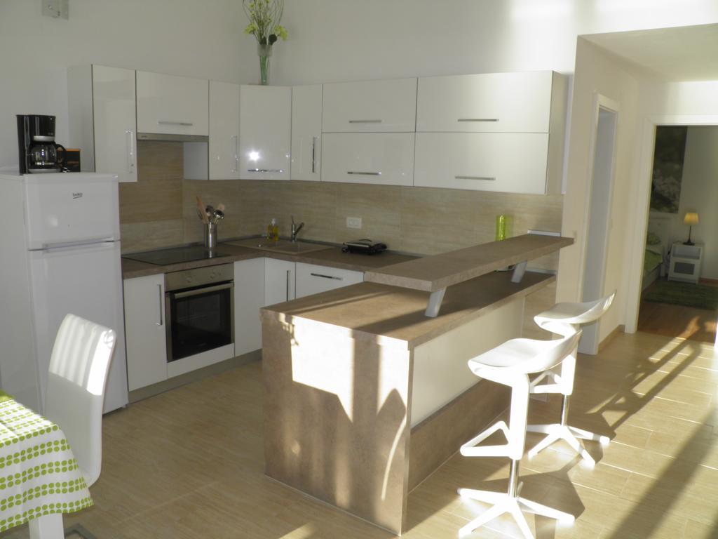 Apartments Perla Dinjiska Exterior photo